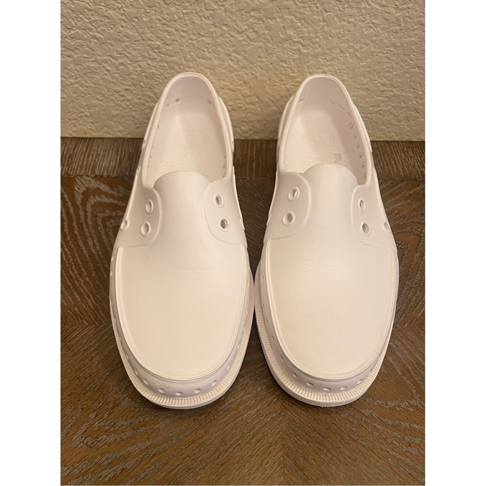 Native Shoes Classic White Slip-On Loafers size 8 womens